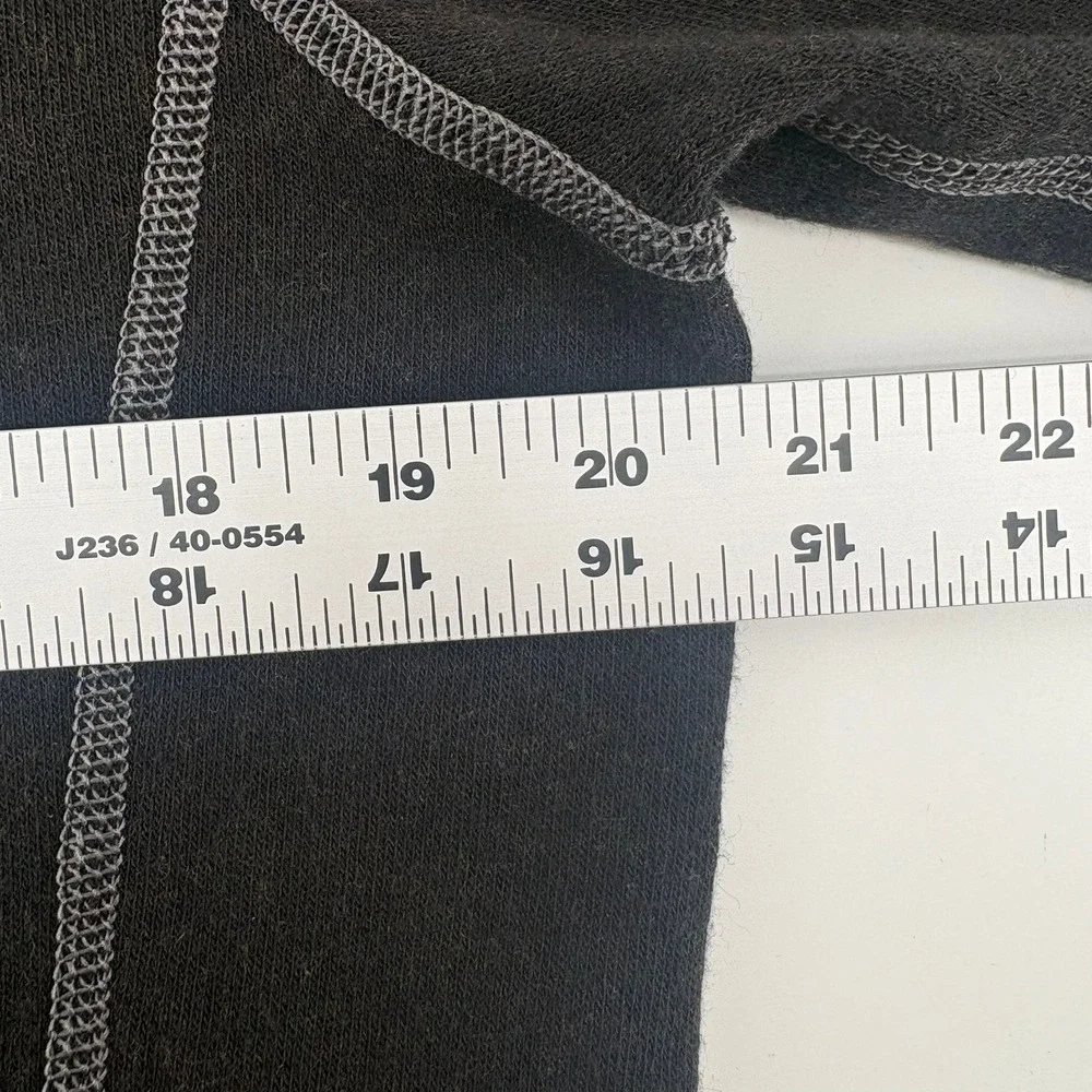 KUHL Mens Black Quarter Zip Fleece Pullover Small Contrast Stitching RN 108846